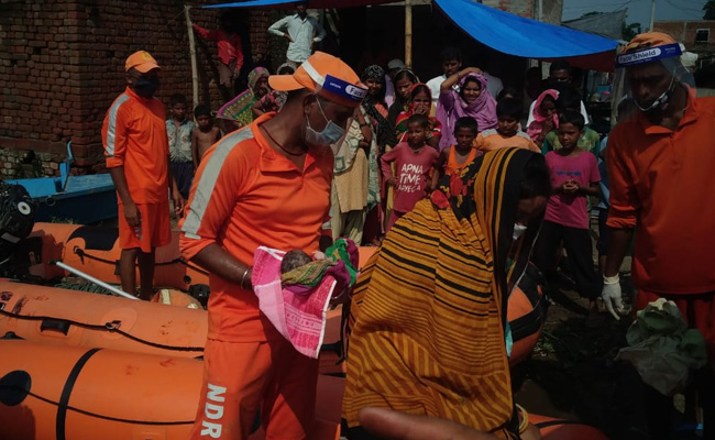 25-Year-Old Woman Delivers Baby Girl On NDRF Boat In Flood-Hit Bihar