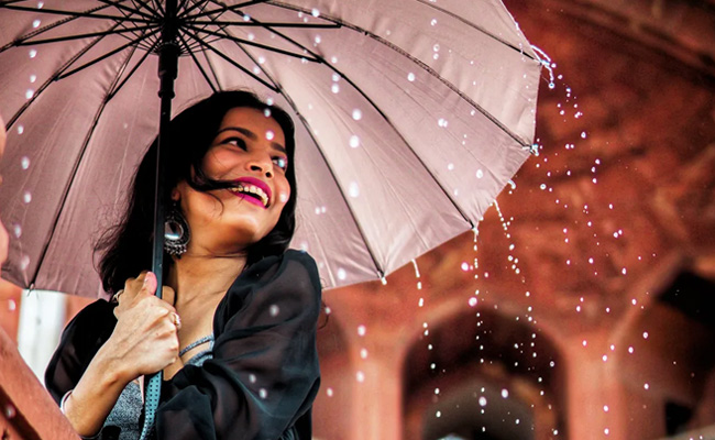 Amazon Mega Fashion Sale 2020: These 10 Stylish Printed Umbrellas Are Now Up To 60% Off