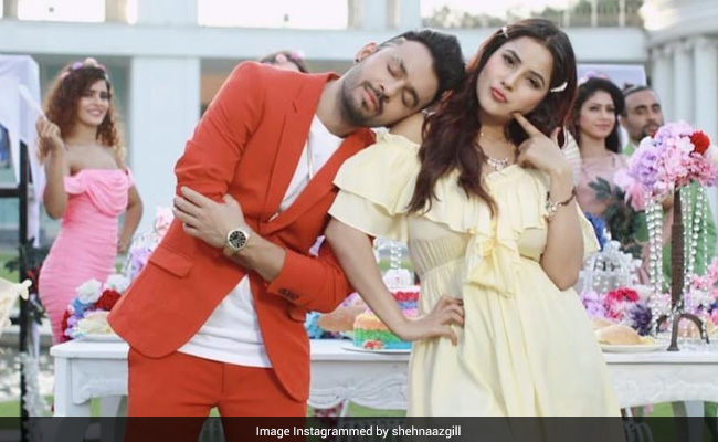 टोनी कक्कड़ और शहनाज गिल का 'कुर्ता पायजामा' 8 घंटे में हुआ था शूट, आसान हुक के साथ भी है आकर्षक