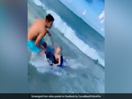 समुद्र के किनारे खेल रहा था बच्चा तभी पास आ गई शार्क और फिर... देखें Shocking Video समुद्र के किनारे खेल रहा था बच्चा तभी पास आ गई शार्क और फिर... देखें Shocking Video