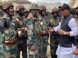 रक्षा मंत्री राजनाथ सिंह लद्दाख के लुकुंग में बिहार रेजिमेंट के सैनिकों से मिले रक्षा मंत्री राजनाथ सिंह लद्दाख के लुकुंग में बिहार रेजिमेंट के सैनिकों से मिले