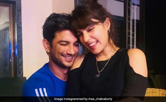 रिया चक्रवर्ती ने सुशांत सिंह से अपने रिश्ते को लेकर कहा, "हमारा रिलेशनशिप फिल्मों की तरह था"