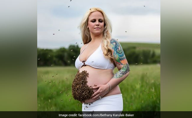 महिला ने इस खास वजह से मधुमक्खियों के साथ कराया प्रेग्नेंसी फोटोशूट, सोशल मीडिया पर खूब Viral हो रही Pics
