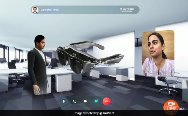 Isha And Akash Ambani Star In Reliance's Jio Glass Demo