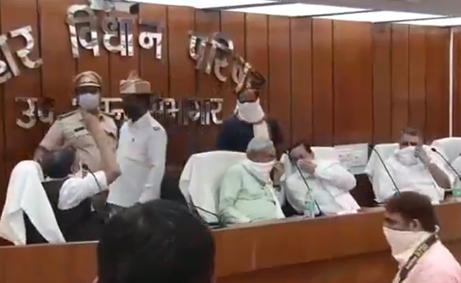 Nitish Kumar Sat Next To Coronavirus-Infected Leader, Tested Negative