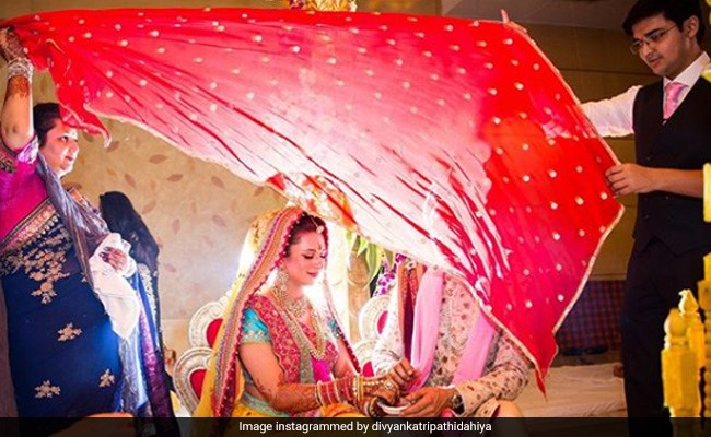 दिव्यांका त्रिपाठी ने शेयर की फैन्स के साथ अपनी शादी की ये Unseen Pic, कहा- ''पर्दे में रहने दो...''