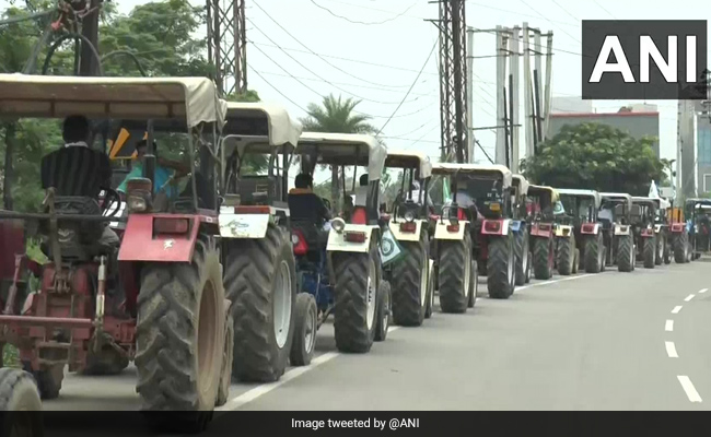Punjab Farmers Take Out "Tractor March" Against Centre's 3 New Ordinances