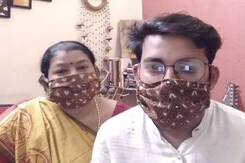 Pick One, Stay Safe: A Mother-Son Duo In Delhi Distribute Masks For Free Pick One, Stay Safe: A Mother-Son Duo In Delhi Distribute Masks For Free