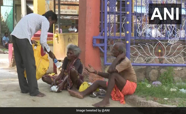 Tamil Nadu Tea Seller Spends Part Of Income On Feeding Poor Amid Covid
