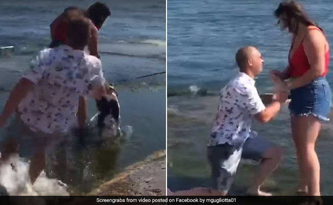 समुद्र किनारे लड़की को प्रपोज करने जा रहा था शख्स, अचानक फिसला पैर और फिर... देखें Viral Video