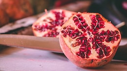 Kitchen Hack: How To Remove Pomegranate Seeds Without Making A Mess (Tutorial Video Inside)