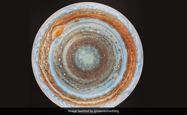 नीचे से ऐसा नजर आता है Jupiter ग्रह, फोटो देख लोग बोले- 'मुझे तो डोसा लग रहा है...'