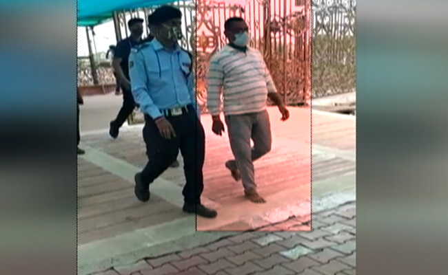 विकास दुबे : किया सरेंडर या हुआ गिरफ्तार - पुलिस को तलाशने होंगे 7 अहम सवालों के जवाब