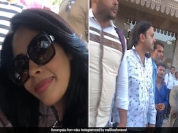 मल्लिका शेरावत को गाड़ी में देख सड़क पर लग गई भीड़, लोग यूं खींचने लगे फोटो- देखें Video मल्लिका शेरावत को गाड़ी में देख सड़क पर लग गई भीड़, लोग यूं खींचने लगे फोटो- देखें Video