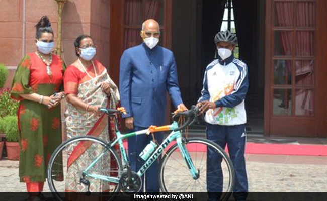 President Gifts Bicycle To Student Who Washes Dishes After School For A Living