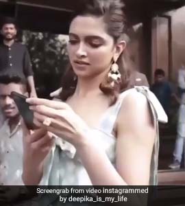 'আপনার মোবাইলের কভারটা আমায় দিন না', শিশুদের মতো বললেন দীপিকা পাডুকোন!