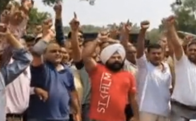 आयुध निर्माण फैक्टरियों के कर्मचारियों का 12 अक्टूबर से देशव्यापी हड़ताल का ऐलान