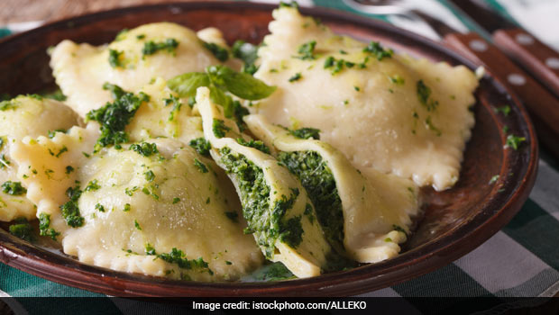 Move Over Pizza And Pasta; Make Cheesy Spinach Ravioli With This Easy Recipe