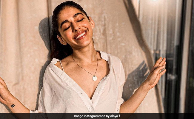 After Epic Dance Class Fail, Alaya Furniturewalla Shares The "Cooler" Version