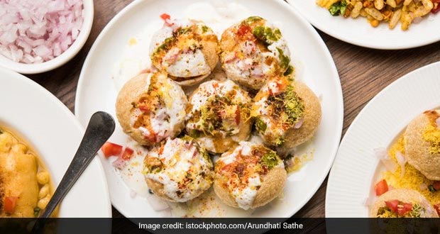 Craving <i>Chaat</i>? Make Mini <i>Raj Kachodi</i> With This Interesting Recipe By Farzi Cafe