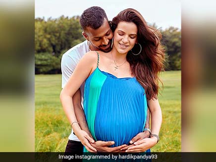 বেবি বাম্প-সহ বাগদত্তা নাতাশা! দেখুন হার্দিক পান্ড্যর পোস্ট করা ভাইরাল ছবি