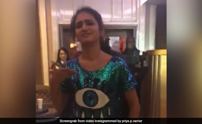 Priya Prakash Varrier ने 'आंख मारे' सॉन्ग पर यूं किया धांसू डांस, वायरल हुआ Video