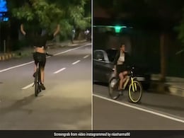 TV की नागिन निया शर्मा ने हैंडल पकड़े बिना यूं चलाई साइकिल, Video देख फैंस और कलाकार भी रह गए हैरान TV की नागिन निया शर्मा ने हैंडल पकड़े बिना यूं चलाई साइकिल, Video देख फैंस और कलाकार भी रह गए हैरान