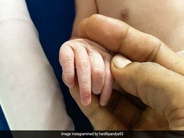 हार्दिक पंड्या बने पिता, नताशा ने बेटे को दिया जन्म, कप्तान विराट कोहली ने दिया ऐसा रिएक्शन हार्दिक पंड्या बने पिता, नताशा ने बेटे को दिया जन्म, कप्तान विराट कोहली ने दिया ऐसा रिएक्शन