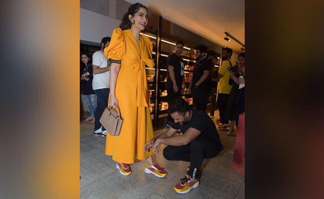 Sonam Kapoor Wants Anand Ahuja To Pick Between Her And Sneakers, His Reply Awaited