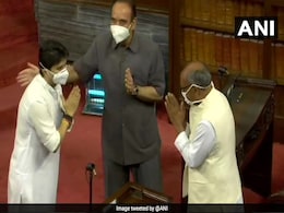 जब महीनों बाद अपने पुराने साथियों के साथ आमने-सामने आ गए ज्योतिरादित्य सिंधिया... जब महीनों बाद अपने पुराने साथियों के साथ आमने-सामने आ गए ज्योतिरादित्य सिंधिया...