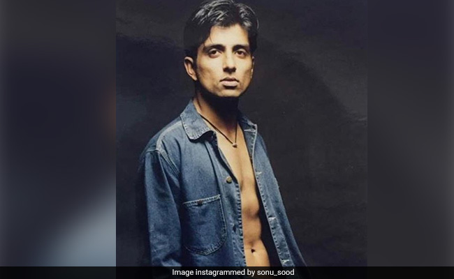 "And I Dared To Become An Actor": Sonu Sood's Pic From 1997 Goes Viral. Farah Khan Leaves ROFL Comment