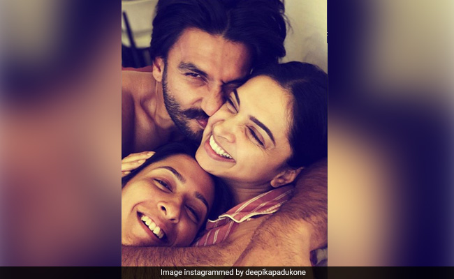 Deepika Padukone's Husband Ranveer Singh And Sister Anisha Know All Her "Weird Talents"