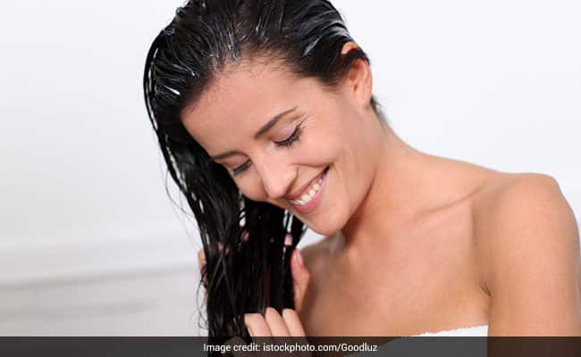 Home Remedies For Hair Fall: मानसून में बालों का झड़ना रोकेंगे ये 10 घरेलू नुस्खे, इस तरह करें प्रयोग Home Remedies For Hair Fall: मानसून में बालों का झड़ना रोकेंगे ये 10 घरेलू नुस्खे, इस तरह करें प्रयोग