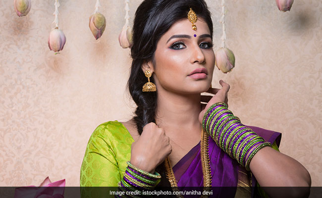 Amazon Freedom Sale: Stunning Silk <i>Sarees</i> For Festive Occasions