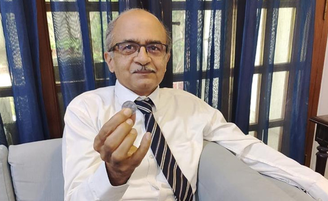 'এক টাকা জরিমানা নয় তিন মাসের জেল', প্রশান্ত ভূষণকে সাজা শোনালো সুপ্রিম কোর্ট 'এক টাকা জরিমানা নয় তিন মাসের জেল', প্রশান্ত ভূষণকে সাজা শোনালো সুপ্রিম কোর্ট