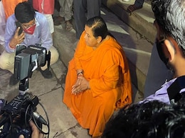 उमा भारती के जोक और हर तरफ ठहाकों ने अयोध्या कवरेज की थकान उड़ा दी.. उमा भारती के जोक और हर तरफ ठहाकों ने अयोध्या कवरेज की थकान उड़ा दी..