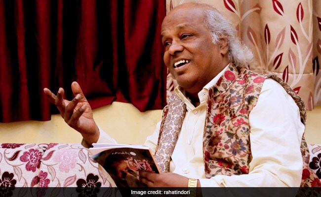 'Rahat Indori Was A Fearless Voice Of Our Times': Lyricist Swanand Kirkire Mourns The Poet 'Rahat Indori Was A Fearless Voice Of Our Times': Lyricist Swanand Kirkire Mourns The Poet