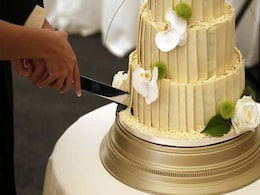 Wedding Cake With Hilariously Unsuitable Message Leaves Internet Amused Wedding Cake With Hilariously Unsuitable Message Leaves Internet Amused