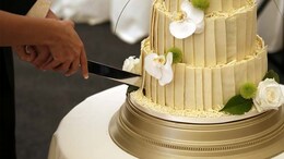 Watch: Groom Smears Wedding Cake On Bride's Face, Internet Is Not Impressed
