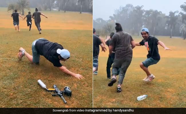 Hardy Sandhu का गेम के दौरान फिसला पैर, बारिश में दो बार गिरे पंजाबी सिंगर- देखें Video