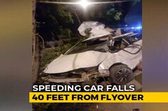 Car Falls 40 Feet From Delhi Flyover, Topples; 2 Occupants Injured Car Falls 40 Feet From Delhi Flyover, Topples; 2 Occupants Injured