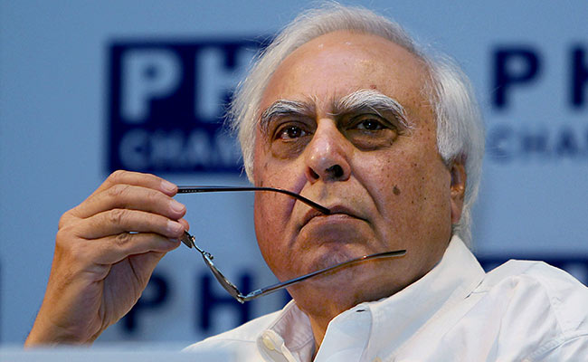 "Delhi Police Guilty...": Kapil Sibal's Barb After Shashi Tharoor Verdict