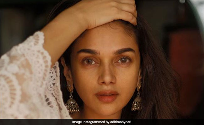Aditi Rao Hydari's Simple Kurta Look Is Straight Out Of A Dream