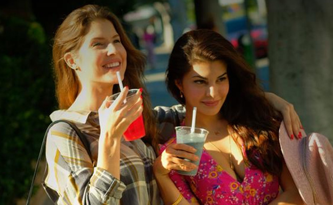 जैकलीन फर्नांडीस जल्द अमांडा सेर्नी के साथ करेंगी एक वीडियो पॉडकास्ट शो!