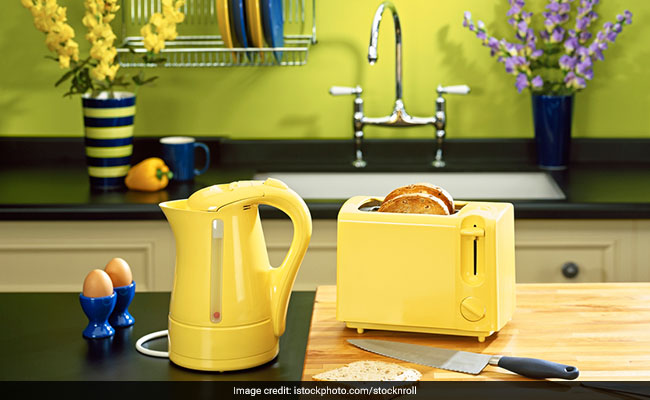 Add A Pop Of Colour To Your Kitchen With These Colourful Toasters