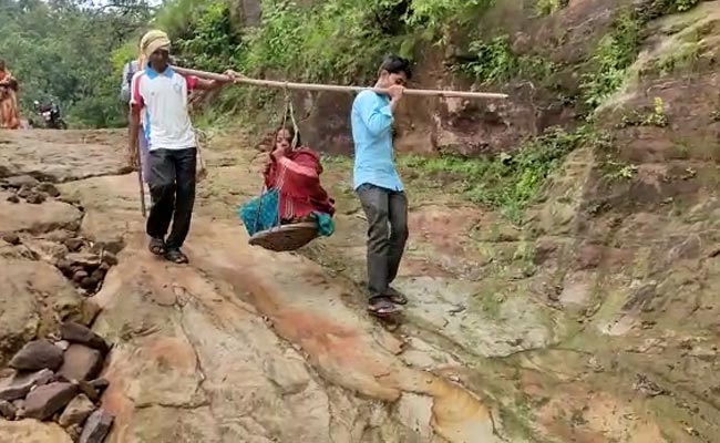 Chhattisgarh: Ailing Woman, Child Carried 15 Km In Basket To Reach Hospital