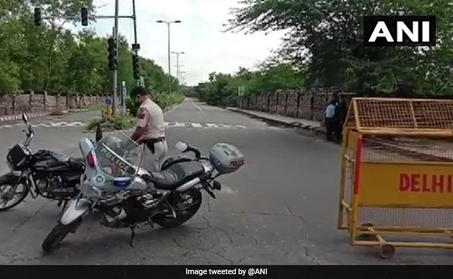 Delhi Police Homeguard Stabbed To Death By Neighbours With Sword