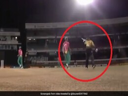 CPL 2020: गेंदबाज को बल्ले से मारने की कोशिश करता दिखा यह PAK क्रिकेटर, दोषी पाए जाने पर मिली सजा..Video CPL 2020: गेंदबाज को बल्ले से मारने की कोशिश करता दिखा यह PAK क्रिकेटर, दोषी पाए जाने पर मिली सजा..Video