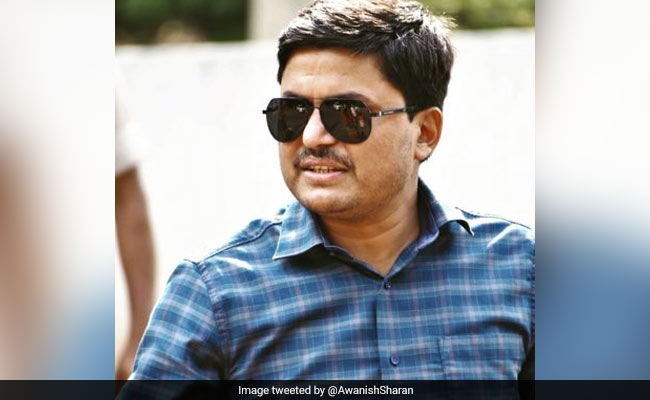 IAS के पास फेसबुक पर आई 'मार्क ज़करबर्ग' की फ्रेंड रिक्वेस्ट, अफसर ने पूछा - दोस्त बनाऊं या नहीं...?