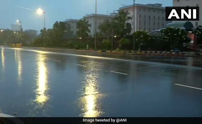 दिल्ली-NCR में भारी बारिश, कई जगह जलजमाव और ट्रैफिक जाम, जानें- आज कैसा रहेगा मौसम